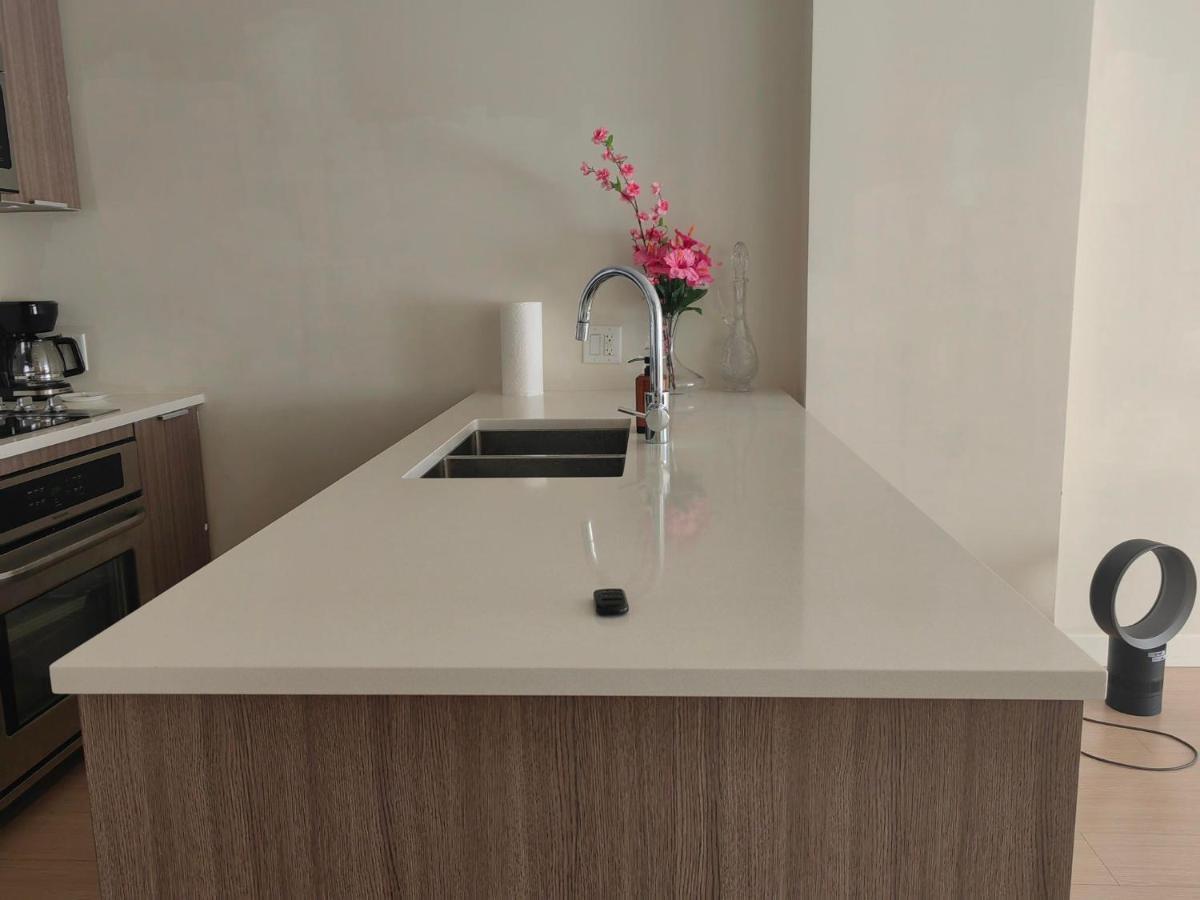 Lovely 1 Bedroom * Victoria