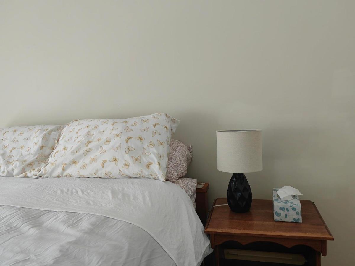 Lovely 1 Bedroom *